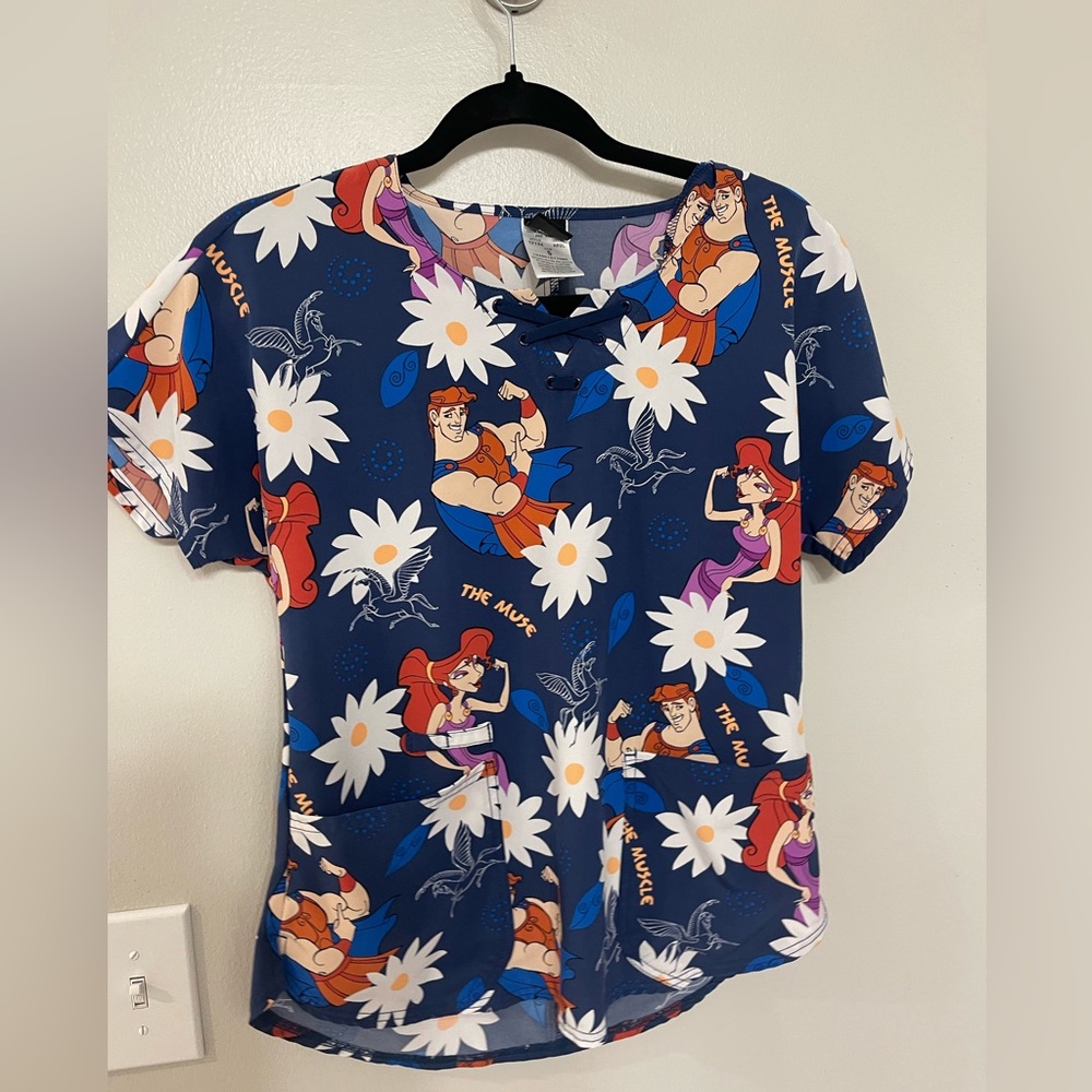 Hercules scrub top